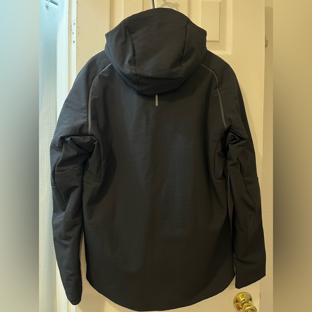 Lululemon Men’s Primaloft Jacket - Picture 4 of 8